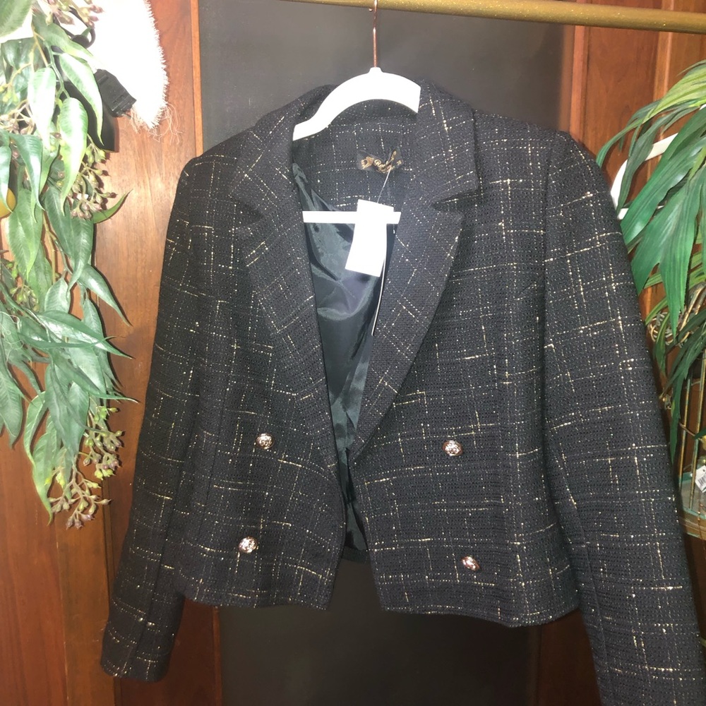 Black Cropped Blazer with Notched Lapels